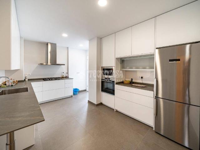 Piso en Venta en Cuatro Caminos Azca
