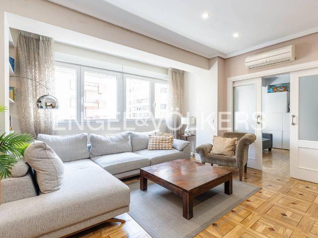 Piso en Venta en Cuatro Caminos Azca