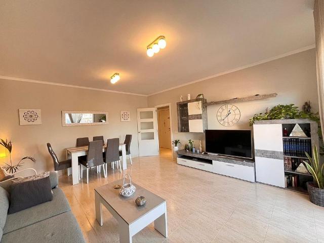 Piso en venta en Cubelles, de 83 m² 3 habitaciones por 299.500