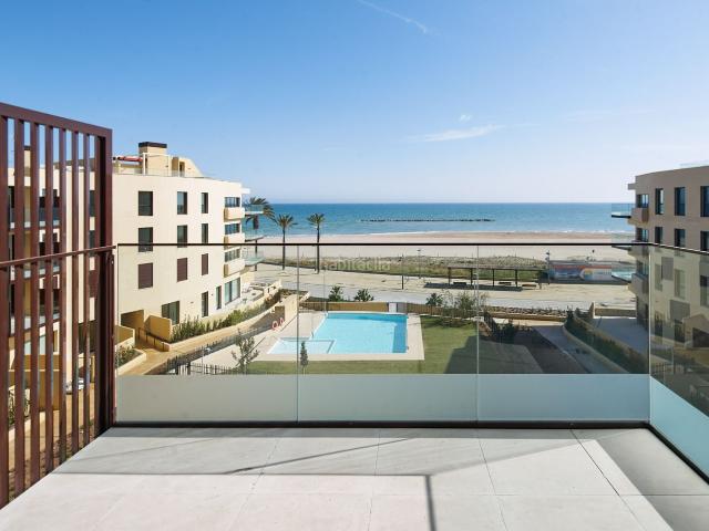 Piso en venta en Cubelles, Les Salines Pla de Sant Pere. PLANTA 2 02 CON TERRAZA. Pisos.
