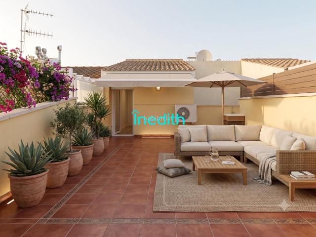 Piso en venta en Cubelles, Santa Maria l´Eixample Sud Sumella. Bonito piso ático dúplex en centro cubelles con terraza. Pisos.