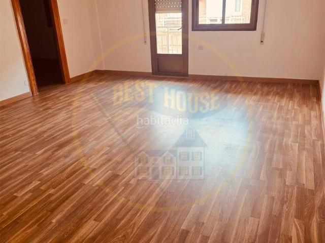 Piso en venta en Cuenca, Centro. AMPLIO PISO REFORMADO EN EL CENTRO DE CUENCA. Pisos.