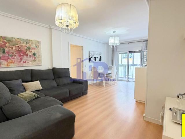 Piso en venta en Cuenca, Centro. Piso reformado de 4 dormitorios en el centro. Pisos.