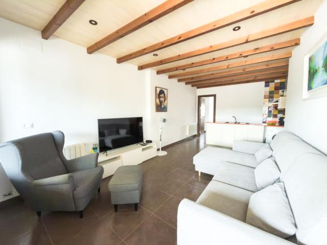 Piso en venta en Cúllar. Ático Dúplex Reformado con Terraza y Posibilidad de Dos Viviendas. Pisos.