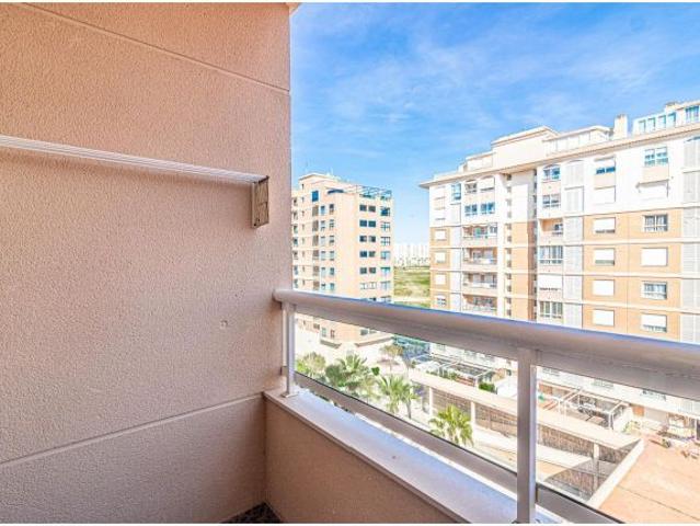 PISO EN VENTA EN CULLERA CON GARAJE Y VISTAS DESPEJADAS ZONA COLEGIO MARISTES