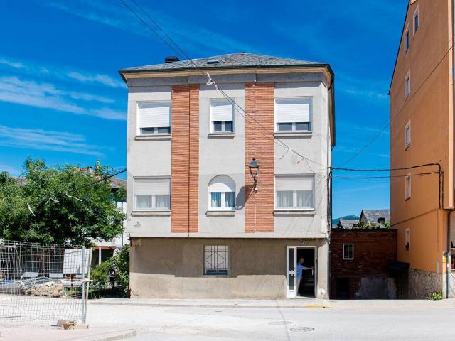 Piso en Venta en Cacabelos