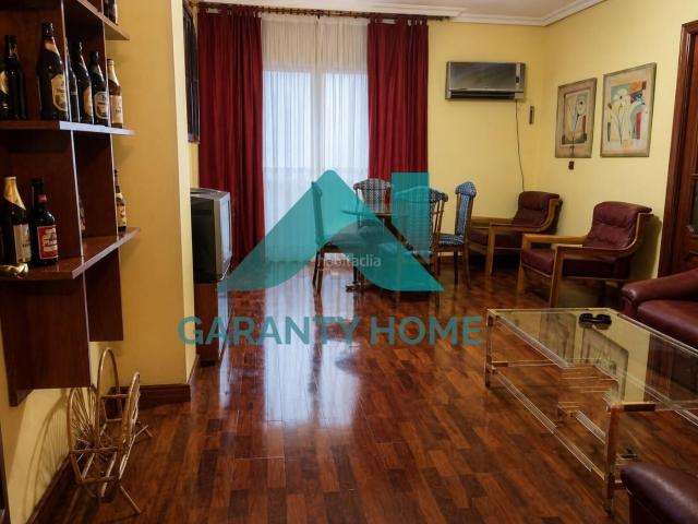 Piso en venta en Cáceres, Centro. AMPLIO PISO EN PLENO CENTRO CON TERRAZA Y FACHADA REFORMADA. Pisos.