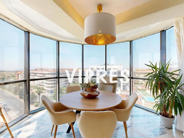 Piso en venta en Cáceres, Centro. Exclusiva vivienda de lujo completamente exterior con vistas espectaculares!Te presentamos este impresionante piso de 200 m constr. Pisos.
