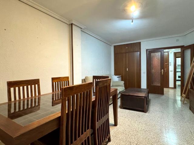 Piso en venta en Cáceres, Centro. Piso en peatonal junto a Cánovas. Pisos.