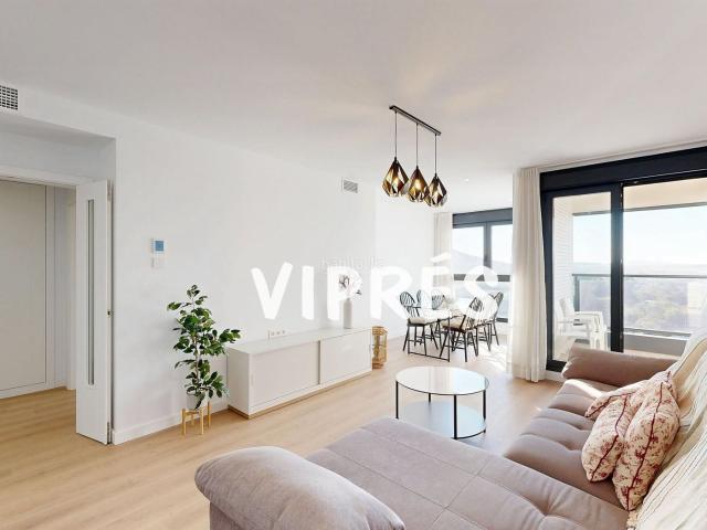 Piso en venta en Cáceres, Centro. Se vende magnífico piso situado en un edificio de reciente construcción, en una de las ubicaciones más valoradas de la ciudad. La. Pisos.