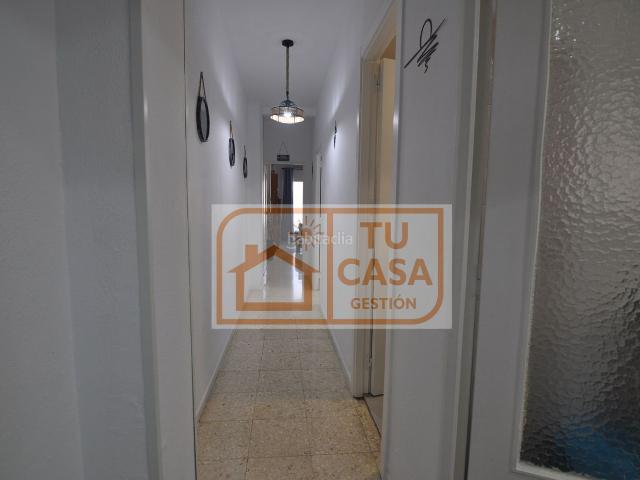 Piso en venta en Cáceres, Centro. Venta de estupendo piso de tres dormitorios en el centro de Cáceres. Pisos.