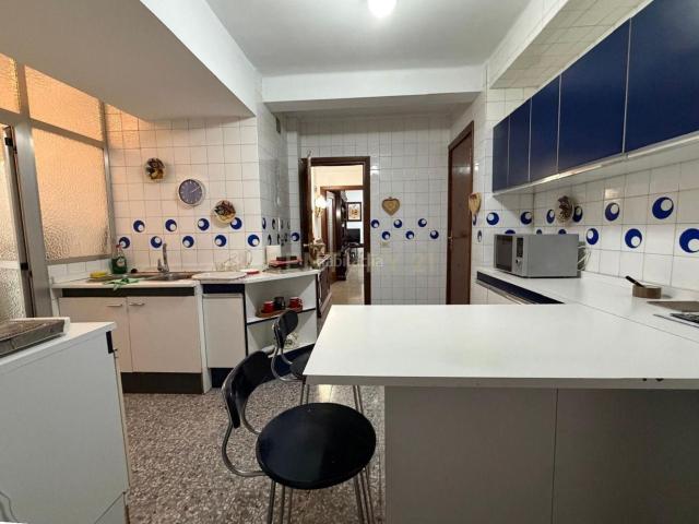 Piso en venta en Cáceres, Centro. 135 m de amplitud y comodidad junto al centro histórico de Cáceres. Pisos.