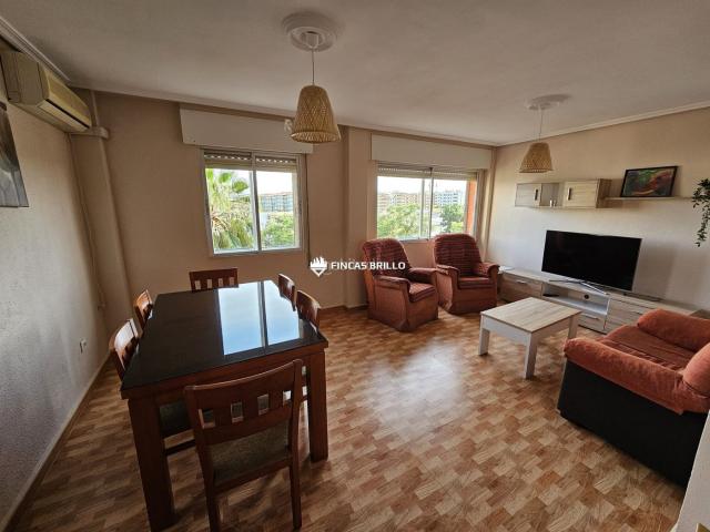 Piso en venta en Cáceres, Nuevo Cáceres. ? ¡Luz, comodidad y una gran oportunidad de inversión en Cáceres!. Pisos.
