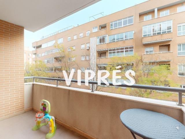 Piso en venta en Cáceres, Nuevo Cáceres. Oportunidad en Nuevo cc, zona muy demandada por su comodidad y todos los servicios a un paso. El piso cuenta con tres dormitorios. Pisos.