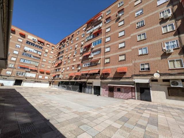 Piso en Venta en Caballería Española