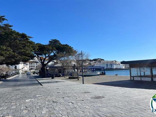 Piso en venta en Cadaqués Costa Brava. Apartamento con ascensor en el centro de Cadaqués. A solo 400m de la playa!. Pisos.