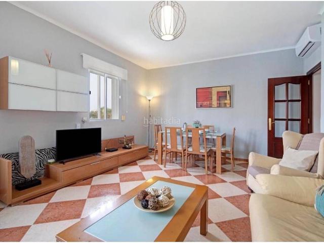 Piso en venta en Cádiz, Asdrúbal Bahía Blanca. AMPLIA VIVIENDA CON AMPLIO TRASTERO EN PERFECTO ESTADO A SOLO DOS MINUTOS DE LA PLAYA EN CÁDIZ. Pisos.