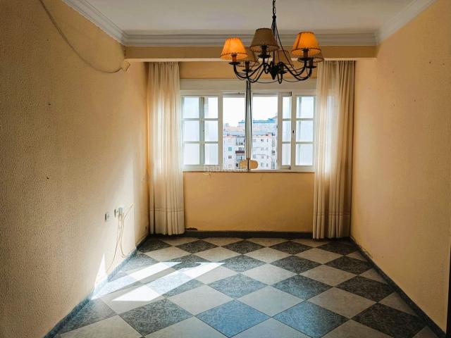 Piso en venta en Cádiz, Astilleros La Paz Loreto El Corte Inglés. Acogedor piso en Loreto Puntales, Cádiz. Pisos.