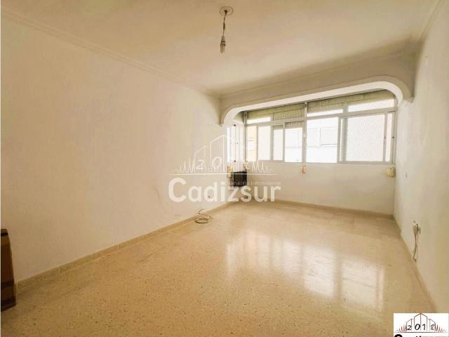 Piso en venta en Cádiz, Astilleros La Paz Loreto El Corte Inglés. ZONA SEGUNDA AGUADA CON OPCIÓN A PLAZA DE GARAJE. Pisos.