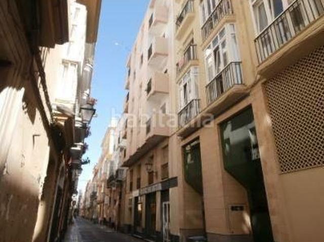 Piso en venta en Cádiz, Centro Histórico. ACTIVO BANCARIO ALQUILADO EN VENTA INVERSORES CÁDIZ CAPITAL. Pisos.