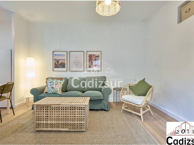 Piso en venta en Cádiz, El Pópulo Santa María. Venta de piso reformado en el Centro Histórico de Cádiz Capital. Pisos.