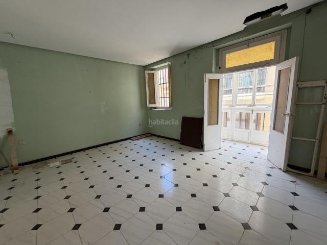 Piso en venta en Cádiz, La Caleta La Viña. Cerca del Mercado Central de Abastos. Pisos.