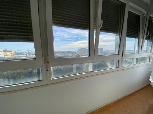 Piso en venta en Cádiz, Paseo Marítimo San José La Laguna. Terraza Espectacular a 20m de la Playa Victoria! Piso Reformado en Cortadura74 m2 2 Dormitorios 1 Baño Vistas a la Bahía. Pisos.
