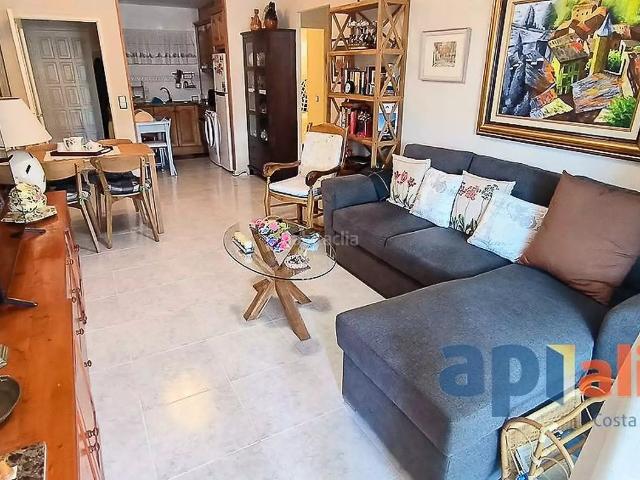 Piso en venta en Calonge, Poble. Bonito apartamento cerca del centro de Calonge, con piscina comunitaria. Pisos.