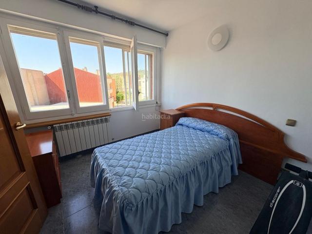 Piso en venta en Calaf. Oportunidad Piso en calaf de 90m2, 4 dormitorios, terraza y parquing incluido. Pisos.