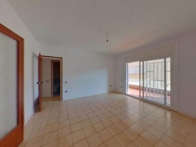 Piso en venta en Calafell, de 64 m² 3 habitaciones por 137.000