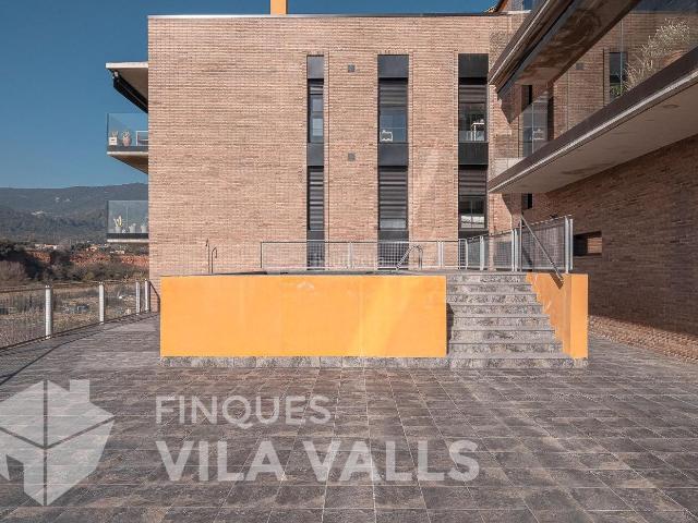 Piso en venta en Caldes de Montbui. Planta baja de OBRA NUEVA con patio y PISCINA en Caldes de Montbui. Pisos Caldes de.