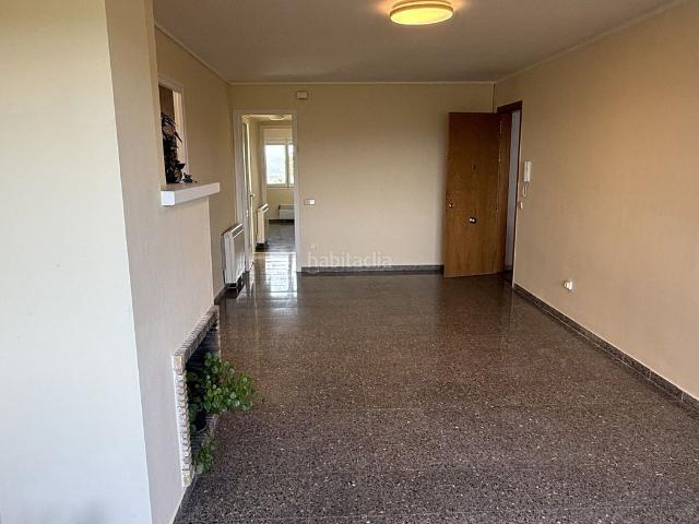 Piso en venta en Calders. Piso de 80 m con terraza y espectaculares vistas en venta en Calders. Pisos.