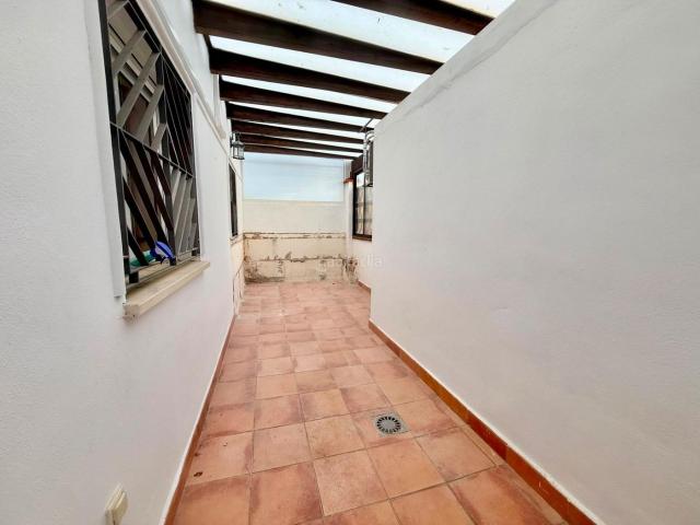 Piso en venta en Caleta de Velez. Semiatico con 3 amplias terrazas, parking, trastero y piscina comunitaria. Pisos Caleta de.