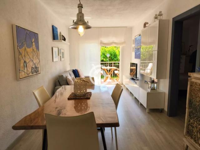 Piso en venta en Calella de Palafrugell Costa Brava. Apartamento reformado con terraza y piscina comunitaria en Calella de Palafrugell. Pisos Calella de.