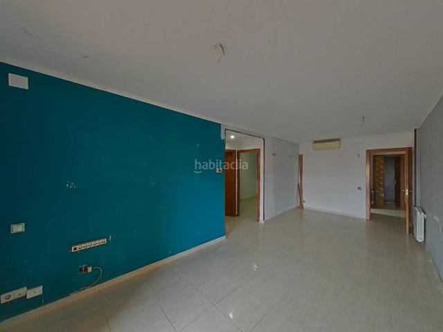 Piso en venta en Calella. Oportunidad única en Calella! Piso de 3 habitaciones y piscina comunitaria. Pisos.