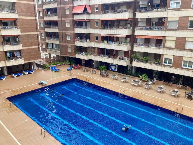 Piso en venta en Calella. PIS AMB PISCINA COMUNITÀRIA. Pisos.