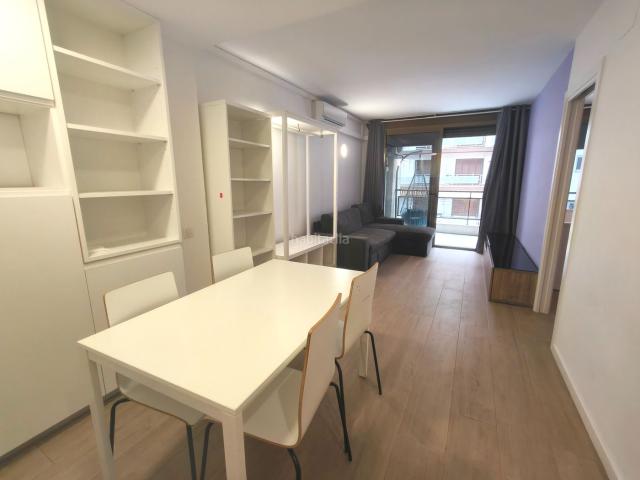Piso en venta en Calella. PISO APARTAMENTO IMPECABLE CON PISCINA COMUNITARIA. Pisos.