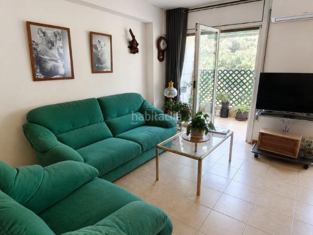 Piso en venta en Calella. Piso con con terracita y preciosas vistas mar y montaña. Pisos.