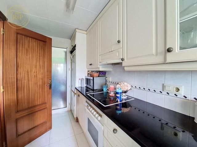Piso en venta en Calella. Piso en primera línea de mar con gran terraza y buhardilla privada en Calella de Mar. Pisos.