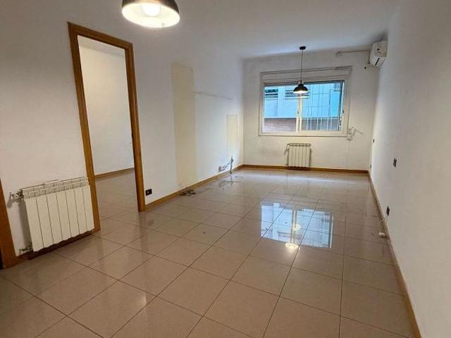 Piso en venta en calle Madrid, Barcelona, de 65 m² 3 habitaciones por 380.000