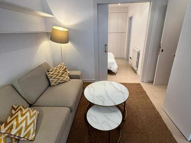 Piso en venta en calle Major de Sarria, Barcelona, de 47 m² 1 habitación por 338.000