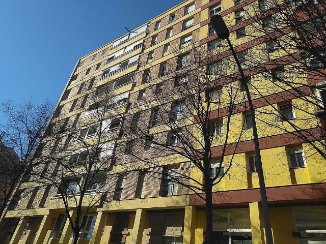 Piso en venta en calle Mas Gili, Granollers, de 85 m² 4 habitaciones por 156.000