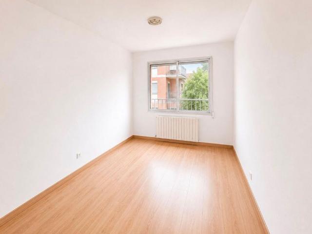 Piso en venta en calle Mas, Hospitalet de Llobregat, L´, de 75 m² 4 habitaciones por 249.000