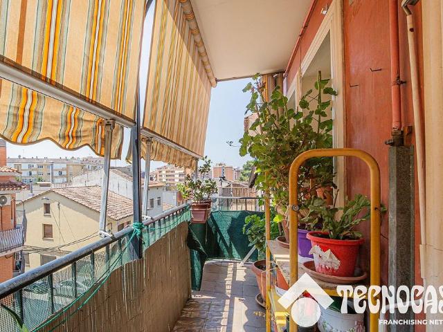 Piso en venta en calle Mare de Deu de Lourdes, Rubí, de 77 m² 4 habitaciones por 280.000
