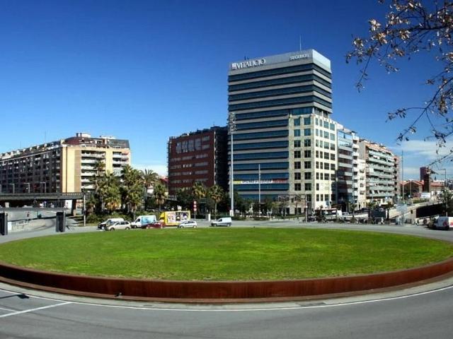 Piso en venta en calle Mare de Deu de Port, Barcelona, de 71 m² 3 habitaciones por 338.000