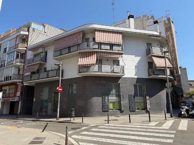 Piso en venta en calle Mare de Deu del Remei, Barcelona, de 62 m² 2 habitaciones por 409.000