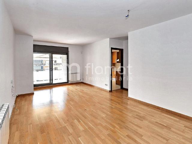 Piso en venta en calle Matadepera de, Sabadell, de 76 m² 3 habitaciones por 265.000