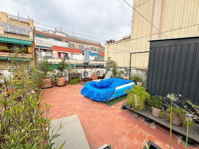 Piso en venta en calle Mestre Joan Corrales, Esplugues de Llobregat, de 74 m² 3 habitaciones por 410.000