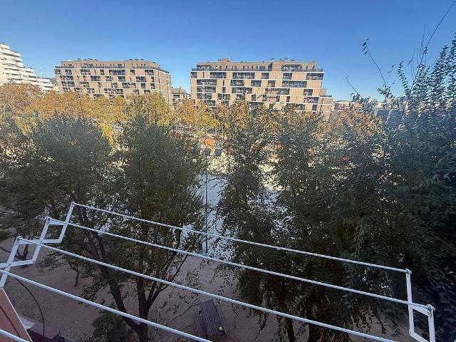 Piso en venta en calle Milans de, Hospitalet de Llobregat, L´, de 45 m² 3 habitaciones por 180.000