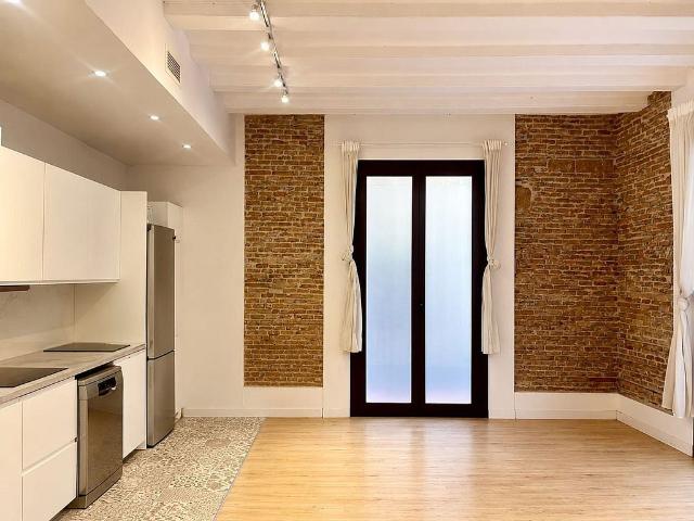Piso en venta en calle Mirallers, Barcelona, de 116 m² 4 habitaciones por 560.000